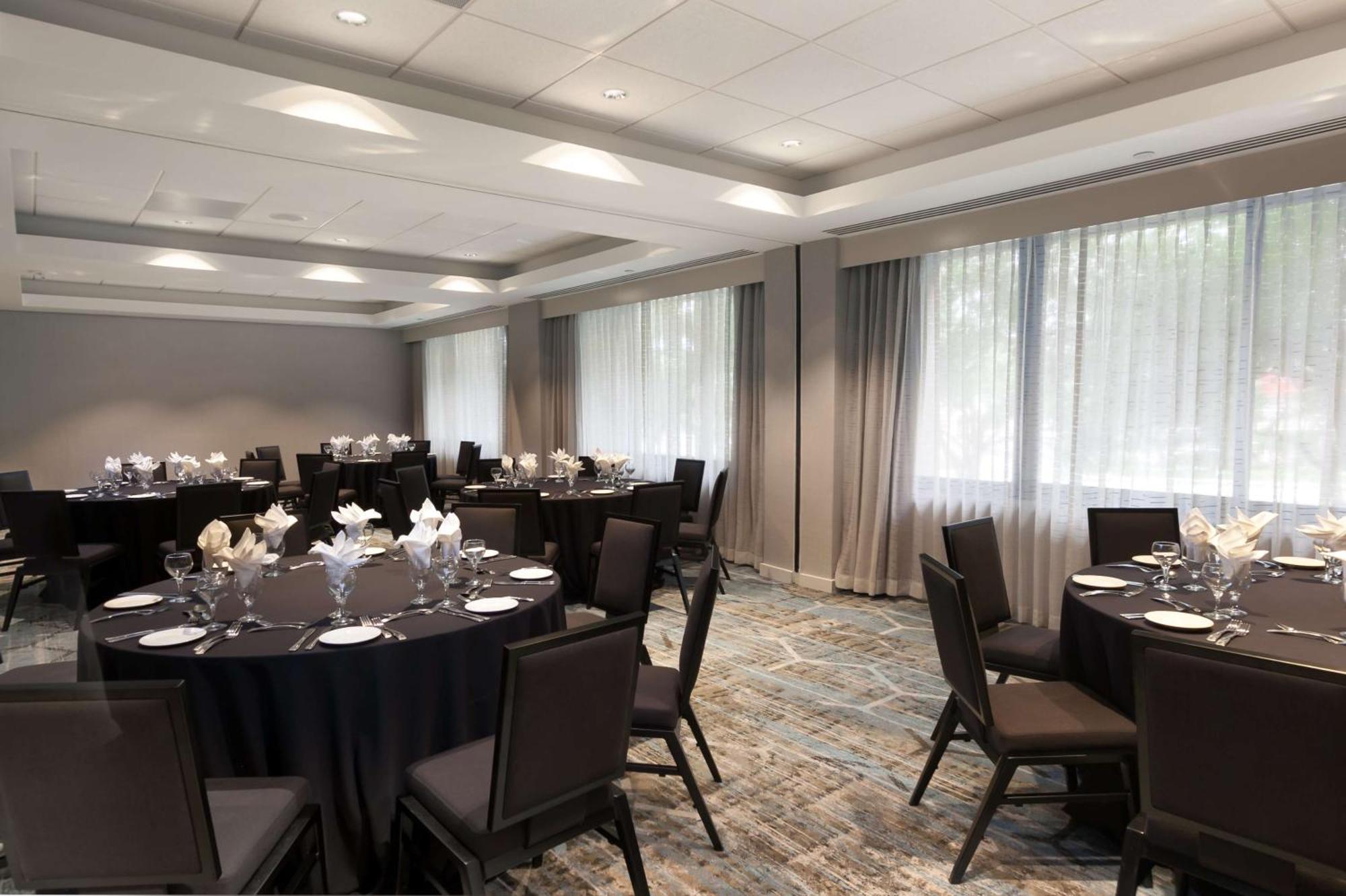 Doubletree By Hilton Hotel & Suites Houston By The Galleria Zewnętrze zdjęcie