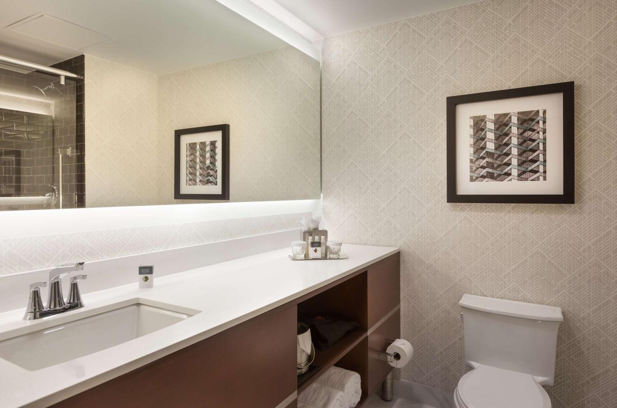 Doubletree By Hilton Hotel & Suites Houston By The Galleria Zewnętrze zdjęcie