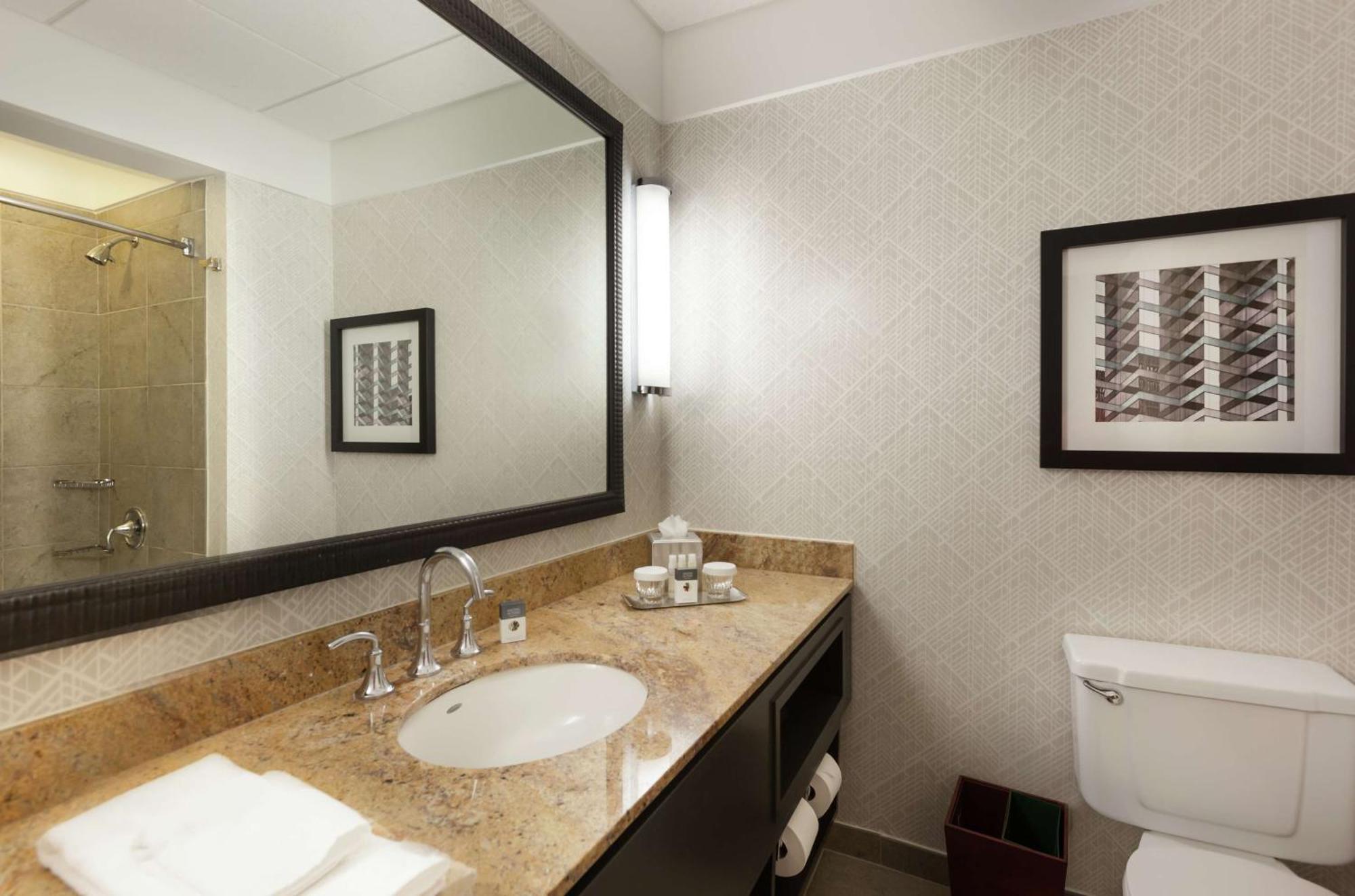 Doubletree By Hilton Hotel & Suites Houston By The Galleria Zewnętrze zdjęcie