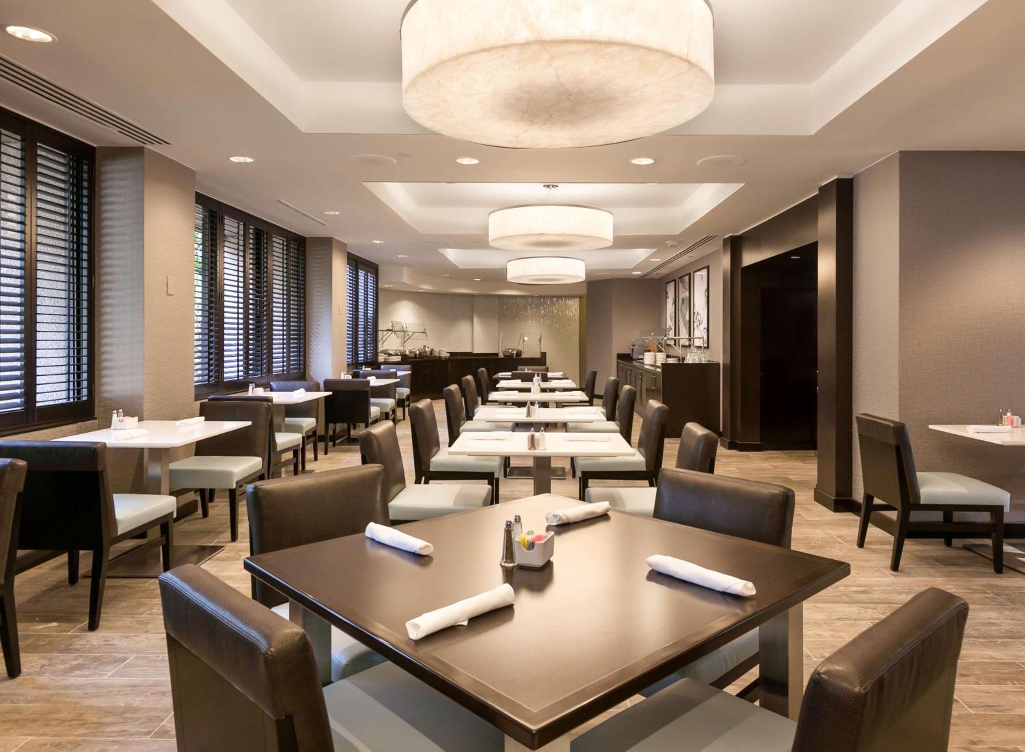 Doubletree By Hilton Hotel & Suites Houston By The Galleria Zewnętrze zdjęcie